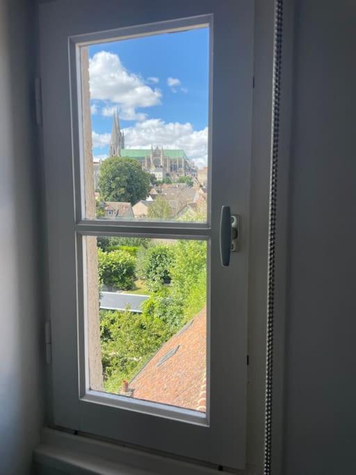 Ferienwohnung Duplex Bord De L'Eure - Parking Inclus - Jolie Vue Sur La Cathedrale Chartres Exterior foto